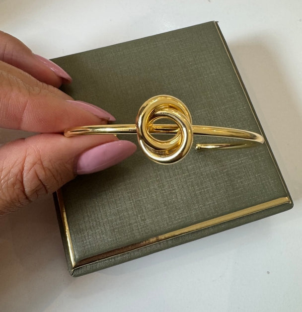 The Harmony Knot Bracelet-Gold